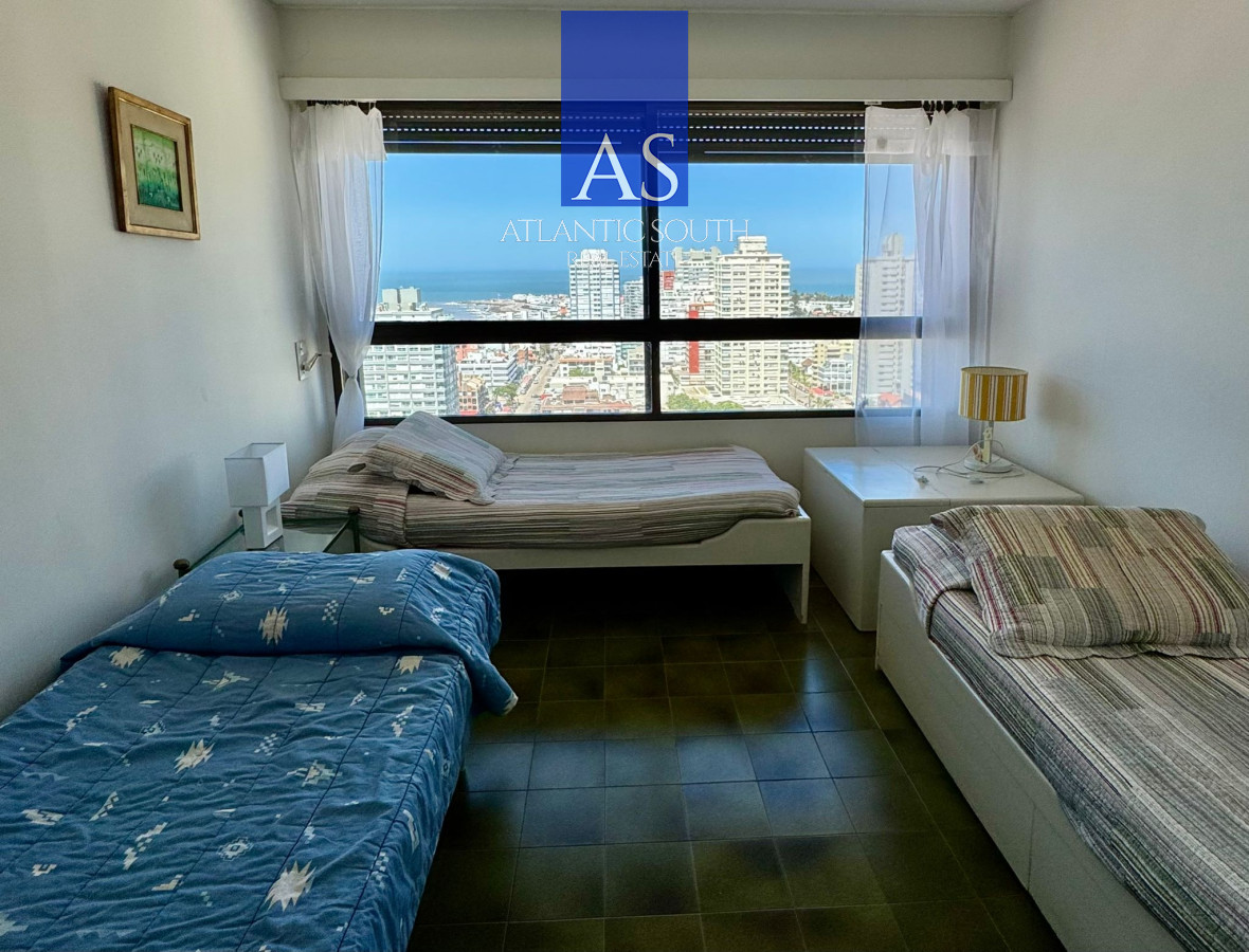 Apartamento ID.3890 - Apartamento de 4 dormitorios en península con excelente vista al mar 