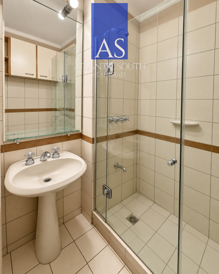 Apartamento ID.5136 - Apartamento 3 dormitorios con garage en Playa Mansa a 150 metros del mar