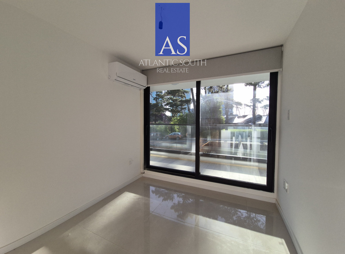 Apartamento ID.3931 - Venta apartamento 2 dormitorios con parrillero a estrenar 200mts del mar Playa Mansa