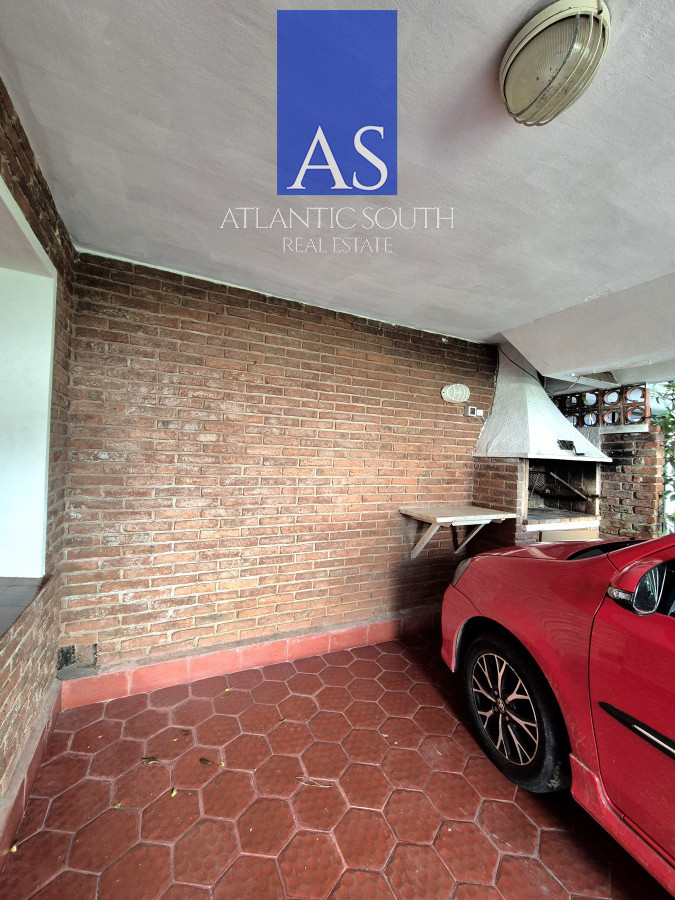 Apartamento ID.1625 - Oportunidad venta casa 2 dormitorios Playa Mansa cochera y parrillero