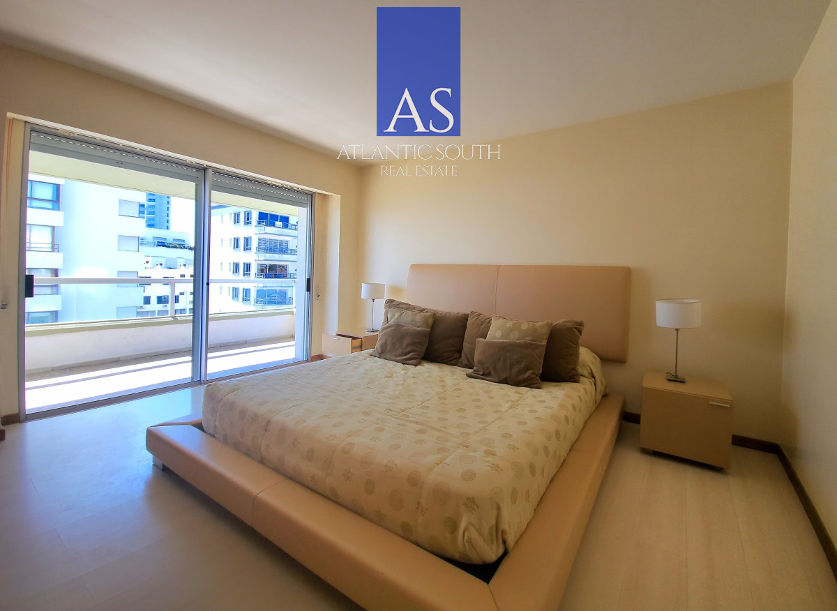 Apartamento ID.3787 - Apartamento en venta 3 domritorios y dependencia con hermosa vista Playa Mansa