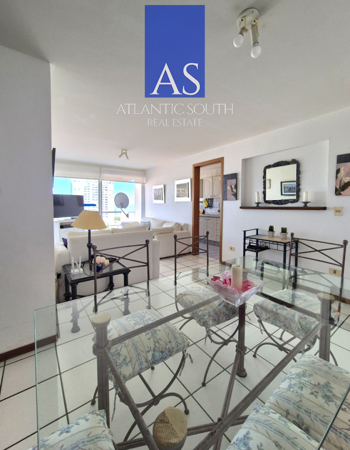 Apartamento ID.4437 - Apartamento 2 dormitorios terraza y garage piso alto con vista al mar a metros de la playa en Playa Mansa Punta del Este