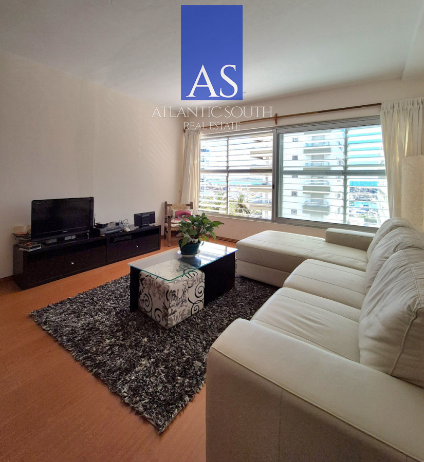 Apartamento ID.4456 - Apartamento 2 dormitorios con vista parcial al mar a metros del Puerto Punta del Este