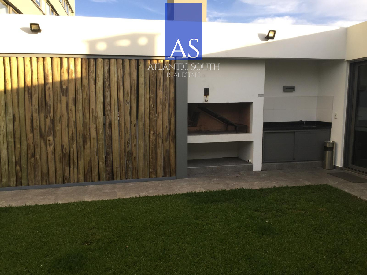 Apartamento ID.3682 - Apartamento 2 domritorios moderno en piso alto con excelentes servicios Playa Brava Punta del Este