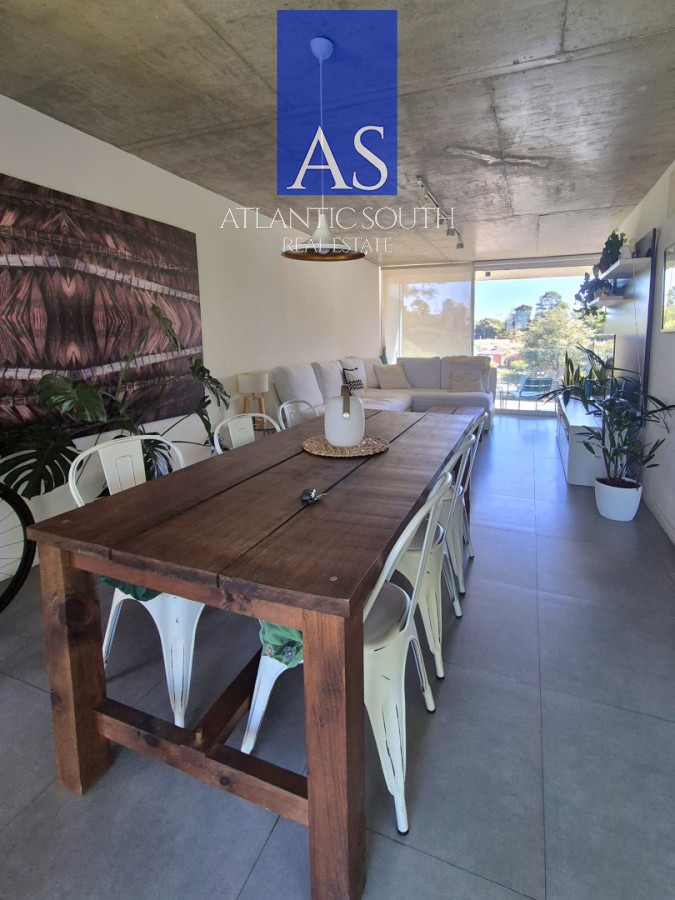 Apartamento ID.4541 - Penthouse de 2 dormitorios moderno + barbacoa uso exclusiva Playa Mansa Punta del Este