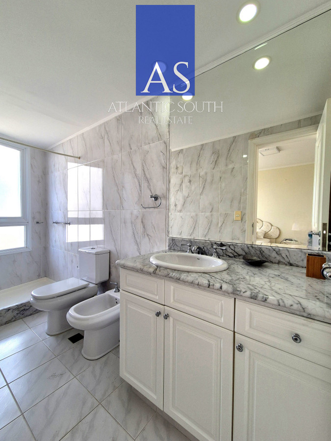 Apartamento ID.3939 - Apartamento 3 dormitorios en suite torre de lujo primera linea frente al mar Millenium Playa Mansa Enjoy Punta del Este