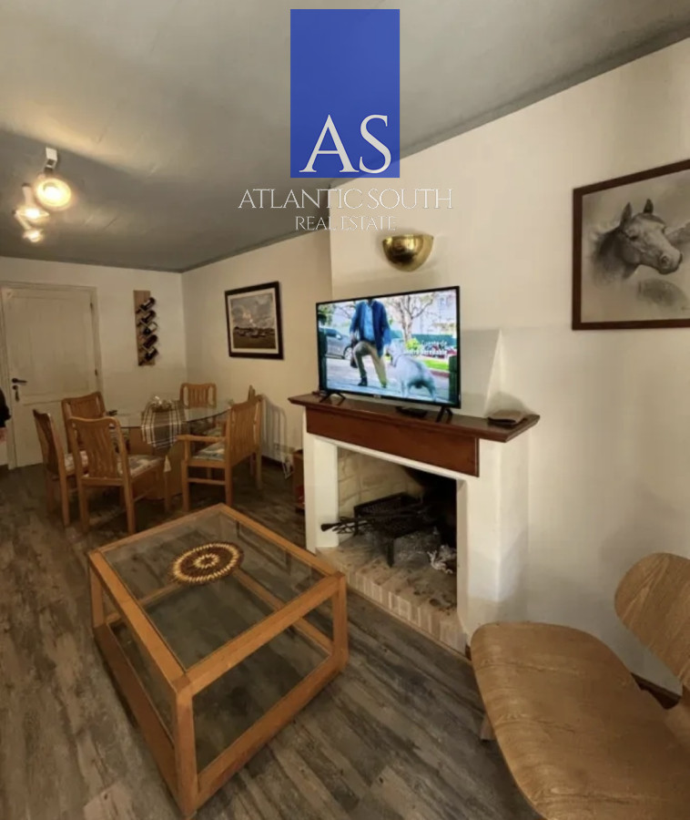 Apartamento de 3 dormitorios a metros del mar parrillero propio y estufa a leña Playa Mansa Punta del Este - GoPunta - Portal Inmobiliario de Punta del Este - Maldonado
