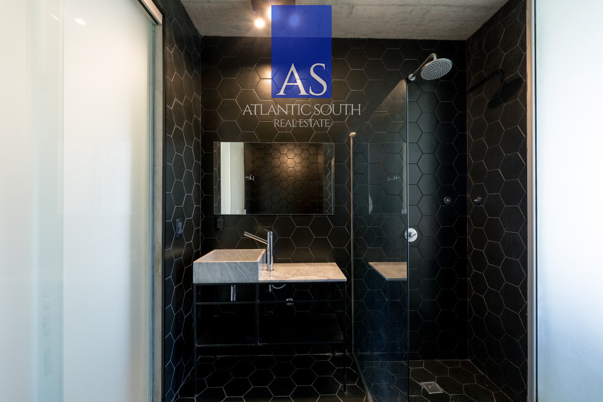 Apartamento ID.4411 - Planta de Categoría apartamento 3 dormitorios moderno con parrillero en Playa Mansa Punta del Este