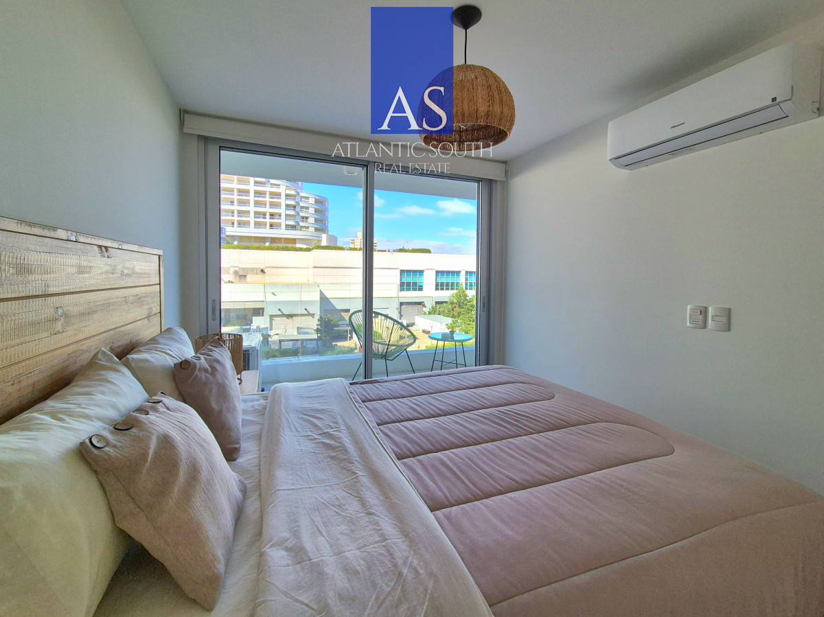 Apartamento ID.3940 - Apartamento de 1 Dormitorio en Parada 4 de Playa Mansa | Frente al COnrad