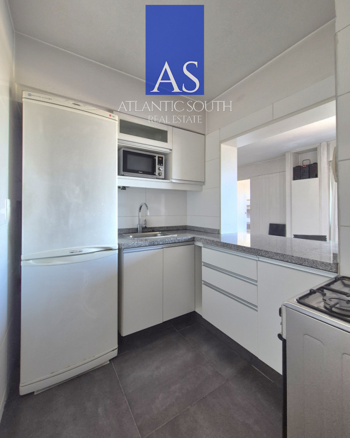 Apartamento ID.4562 - Oportunidad de 2 dormitorios con vista al mar y balcón Primera línea Playa Mansa 