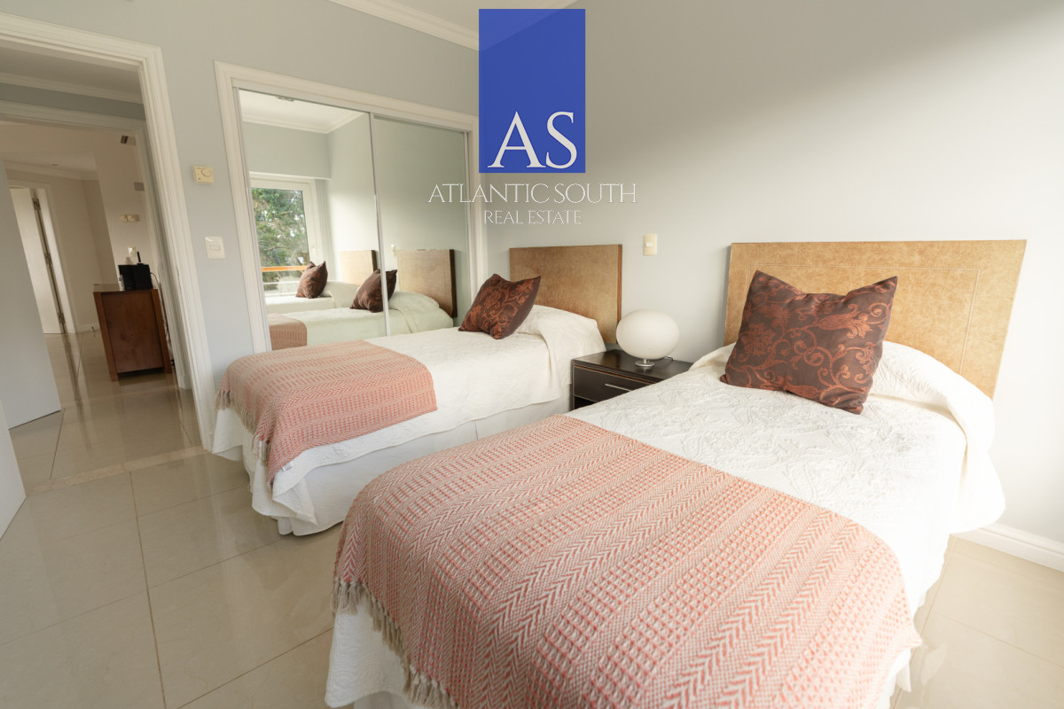 Apartamento ID.5184 - Apartamento de 2 dormitorios en complejo privado Playa Mansa 
