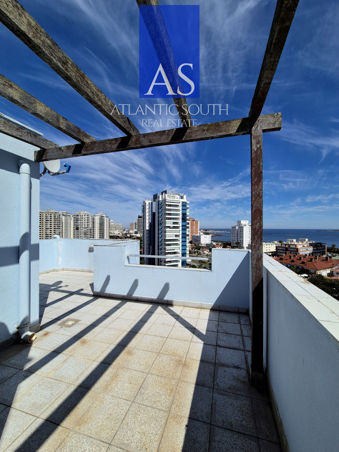 Apartamento ID.4422 - Penthouse 2 dormitorios con vista al mar garage Playa Mansa y Brava Punta del Este