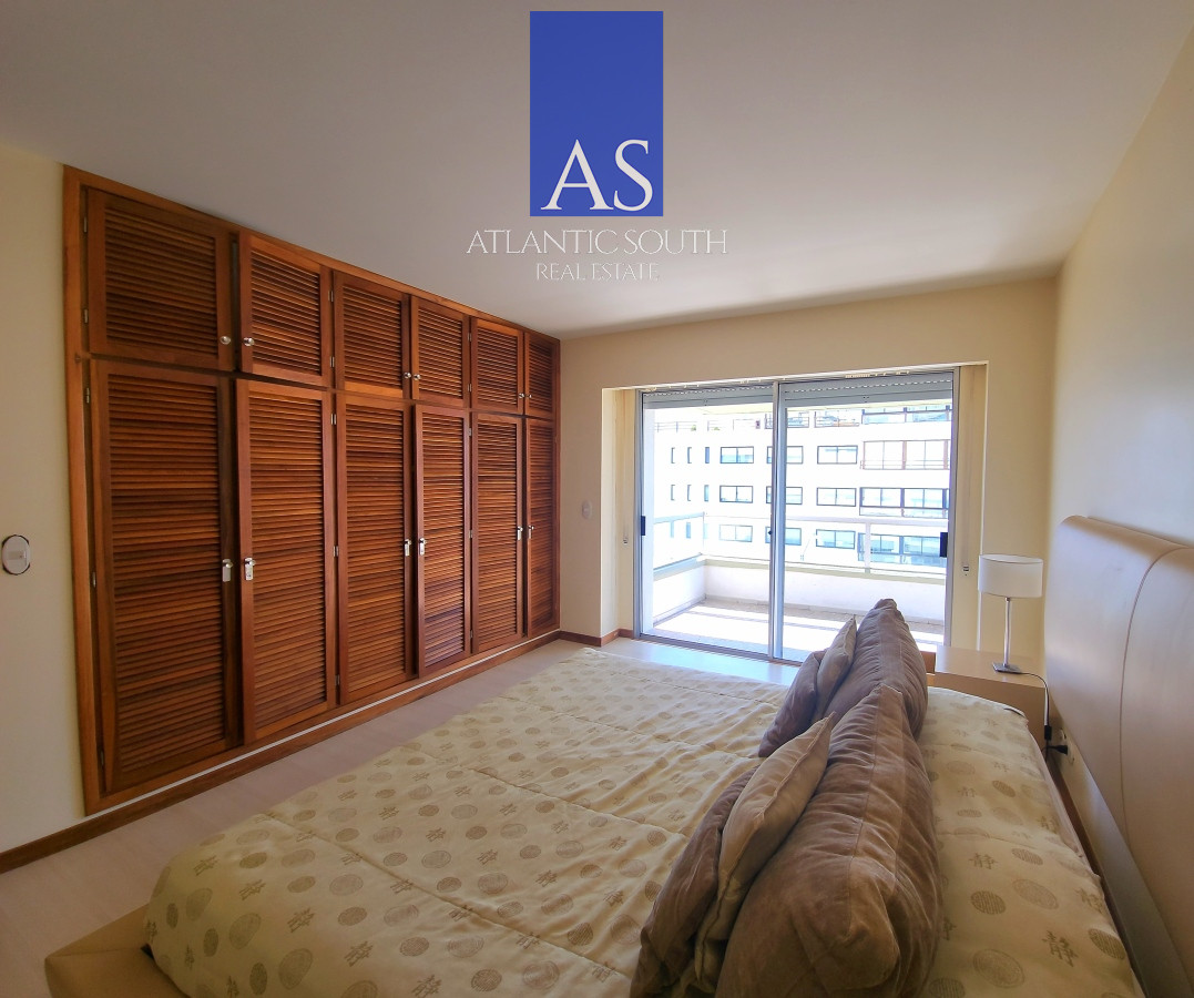 Apartamento ID.3787 - Apartamento en venta 3 domritorios y dependencia con hermosa vista Playa Mansa