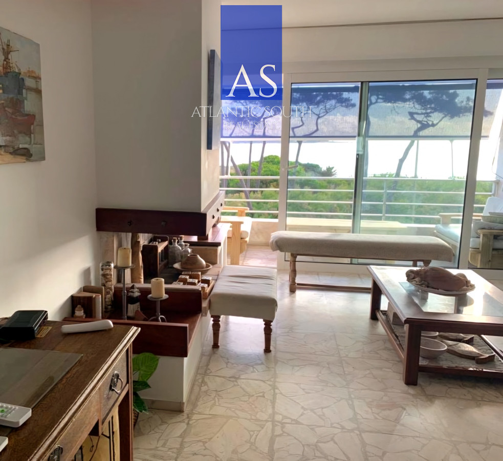 Apartamento ID.3649 - Apartamento 3 dormitorios con estufa a leña y parrillero primera linea Playa Mansa