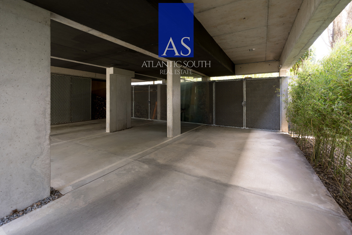 Apartamento ID.4411 - Planta de Categoría apartamento 3 dormitorios moderno con parrillero en Playa Mansa Punta del Este