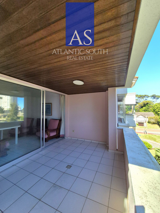Apartamento ID.4458 - Apartamento venta 3 dormitorios tipo casa Playa Mansa Punta del Este