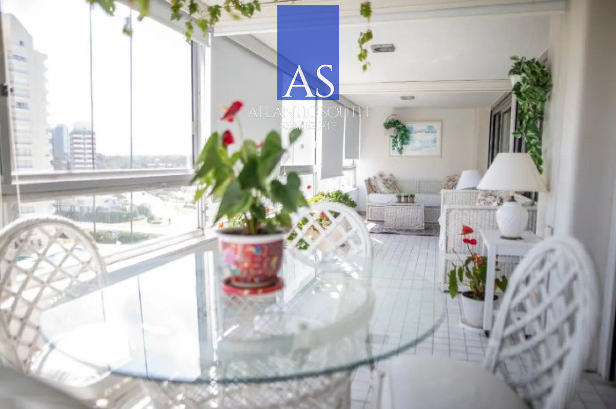 Apartamento ID.3907 - Apartamento de 4 dormitorios primera linea Playa Brava, Punta del Este 
