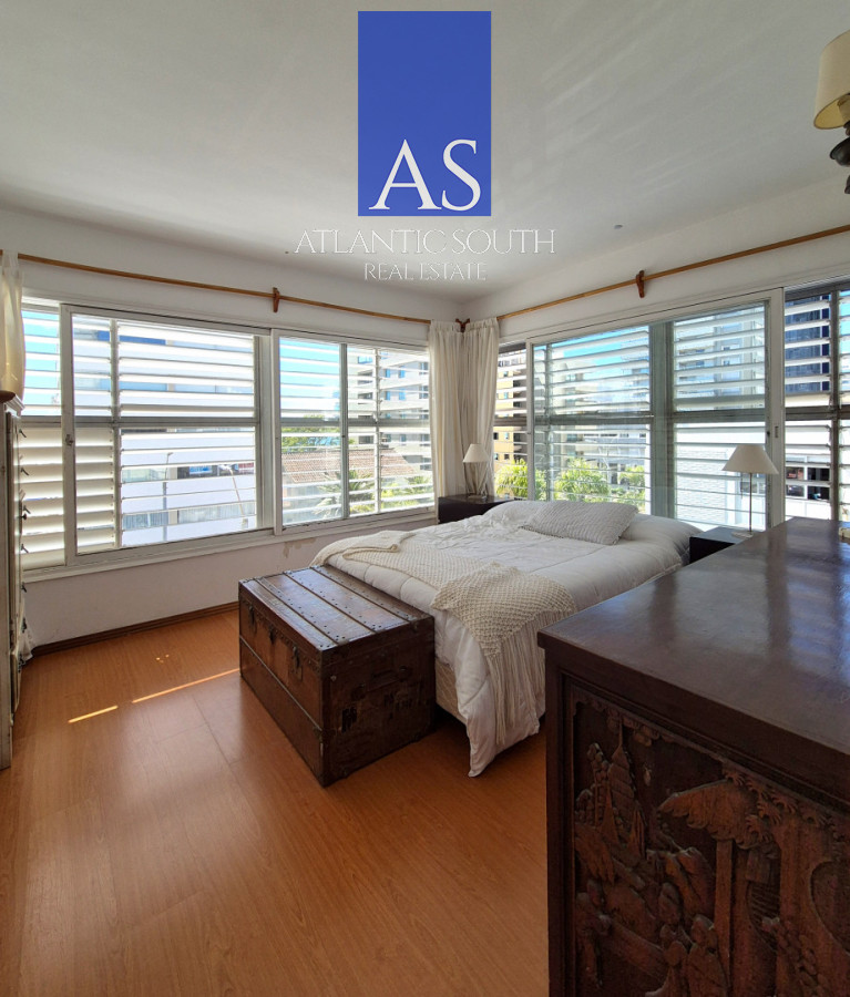 Apartamento ID.4456 - Apartamento 2 dormitorios con vista parcial al mar a metros del Puerto Punta del Este