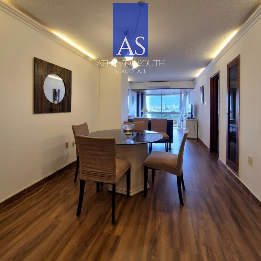 Apartamento ID.4635 - Apartamento reciclado frente al mar Playa Mansa 3 dormitorios terraza con barbacoa uso exclusivo y vista el mar Punta del Este