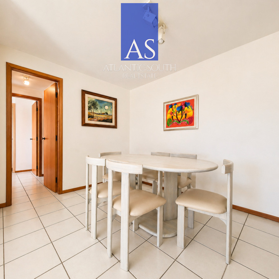 Apartamento ID.4735 - Apartamento de 2 Dormitorios con Terraza y cochera en Playa Mansa Punta del Este