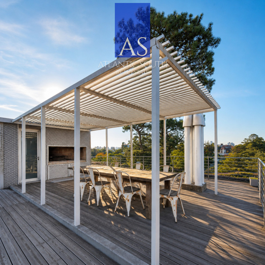 Apartamento ID.4541 - Penthouse de 2 dormitorios moderno + barbacoa uso exclusiva Playa Mansa Punta del Este