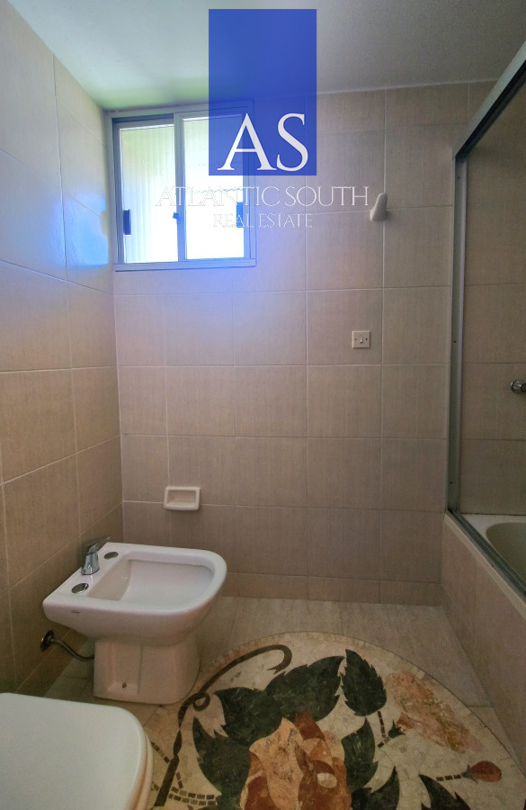 Apartamento ID.3787 - Apartamento en venta 3 domritorios y dependencia con hermosa vista Playa Mansa