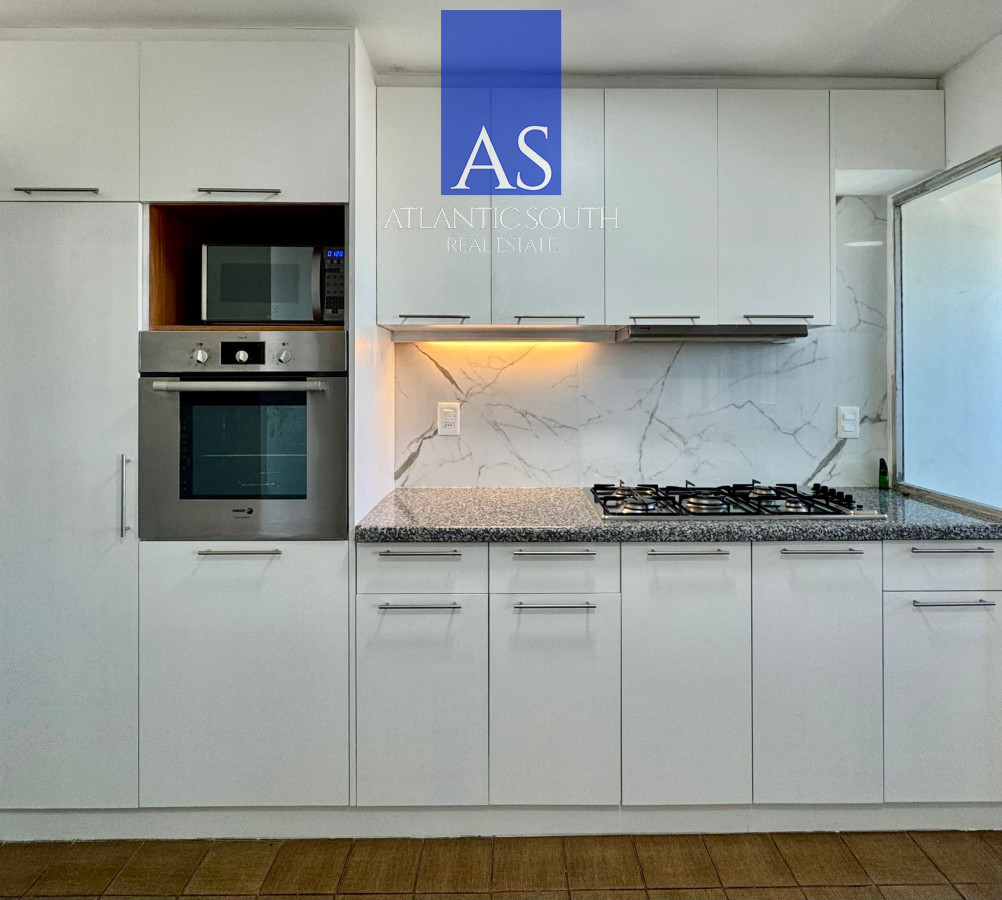 Apartamento ID.3890 - Apartamento de 4 dormitorios en península con excelente vista al mar 
