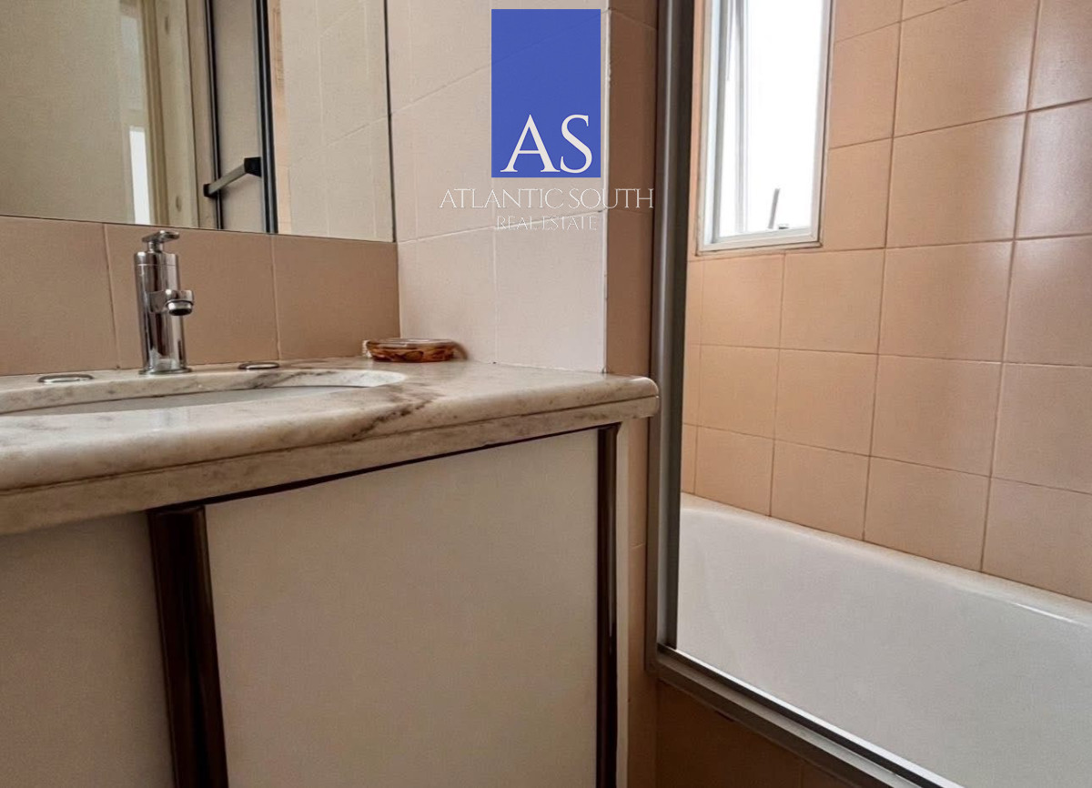 Apartamento ID.4187 - Oportunidad de 2 dormitorios + dependencia con vista a la Playa Brava 