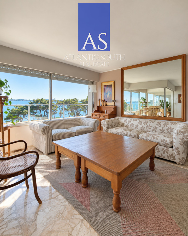 Apartamento ID.5124 - Planta de categoría 3 dormitorios+servicio frente al mar Playa Mansa Punta del Este