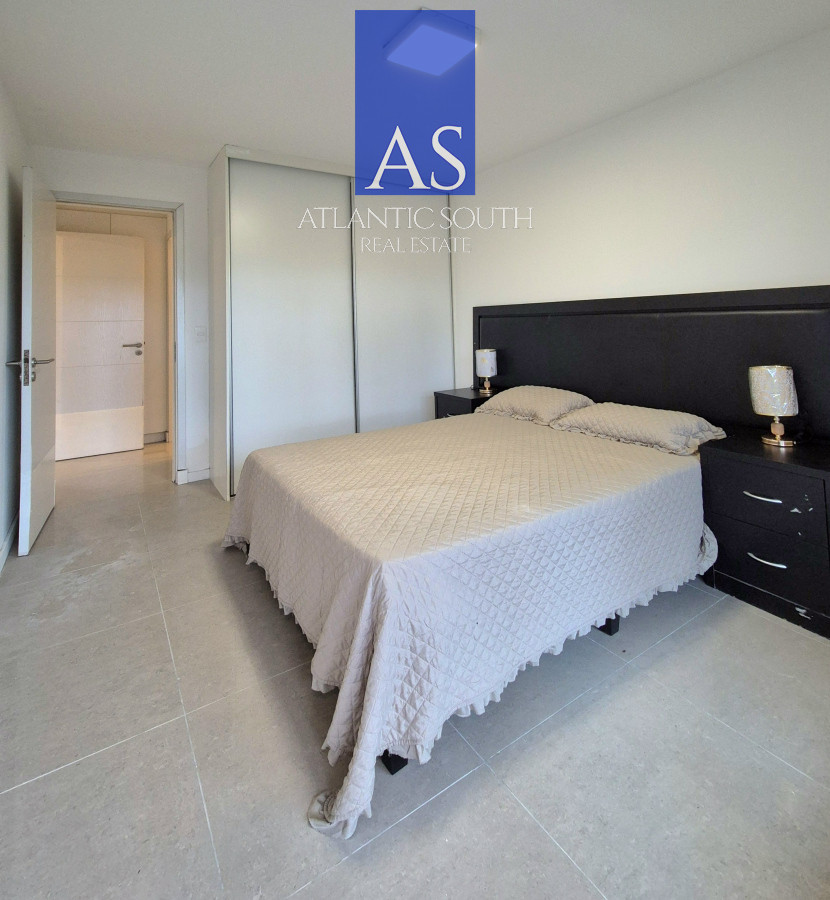 Apartamento ID.4226 - Oportunidad en venta Apartamento 1 dormitorio y medio terraza cochera piscina Playa Mansa Punta del Este