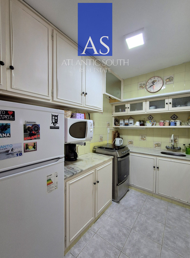 Apartamento ID.4283 - Apartamento de 1 dormitorio con vista parcial al mar semi reciclado Península