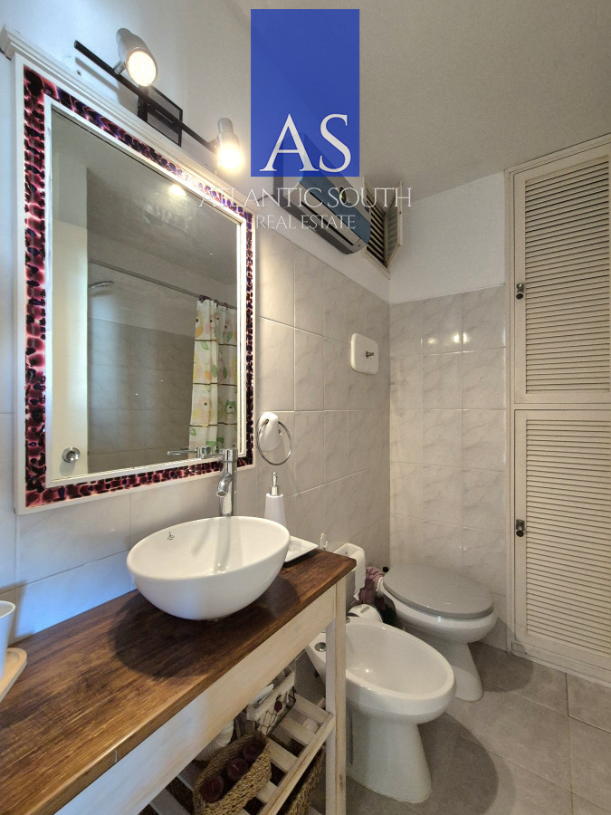 Apartamento ID.4283 - Apartamento de 1 dormitorio con vista parcial al mar semi reciclado Península