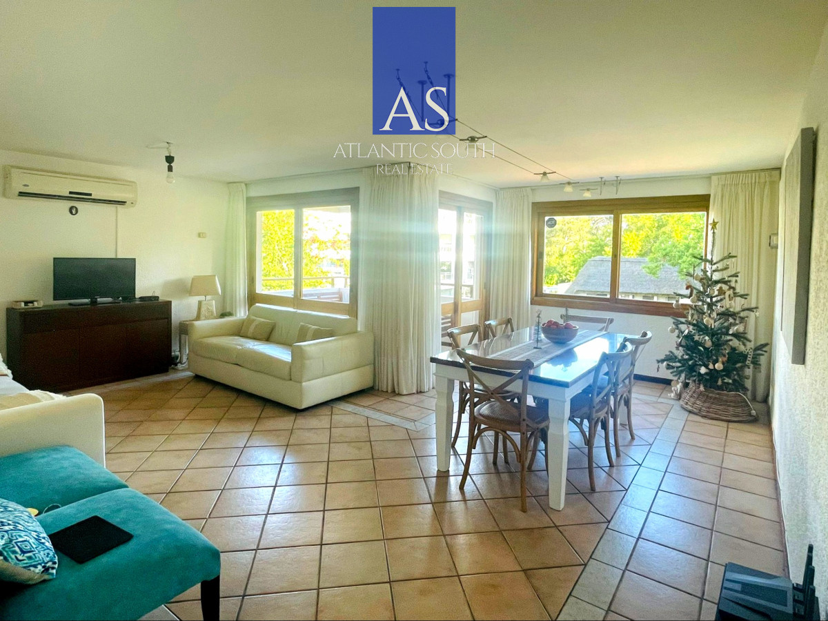 Apartamento ID.4052 - Apartamento amplio 3 dormitorios en Playa Brava garage piscina cerca del mar Punta del Este