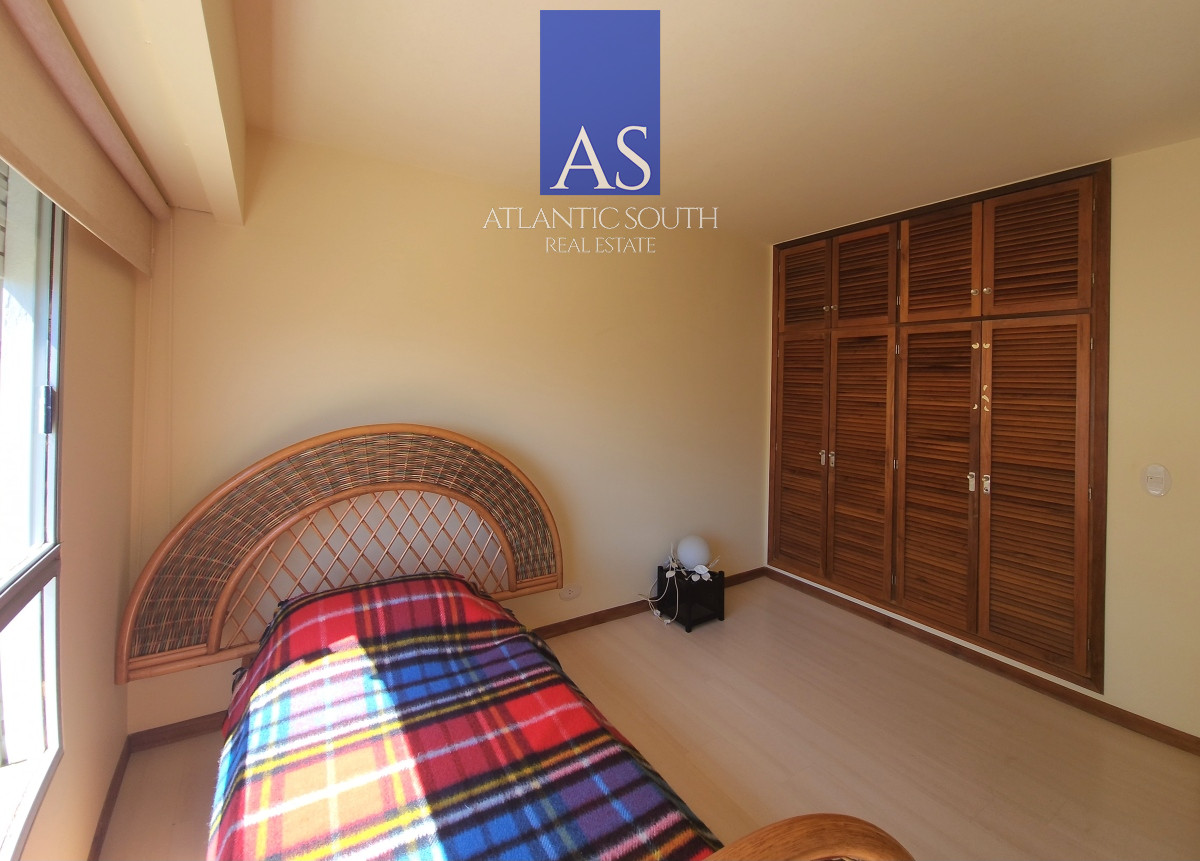 Apartamento ID.3787 - Apartamento en venta 3 domritorios y dependencia con hermosa vista Playa Mansa