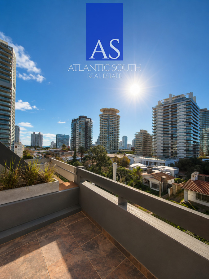 Penthouse Dúplex Reciclado a Pasos del Mar en La Pastora Playa Brava Punta del Este