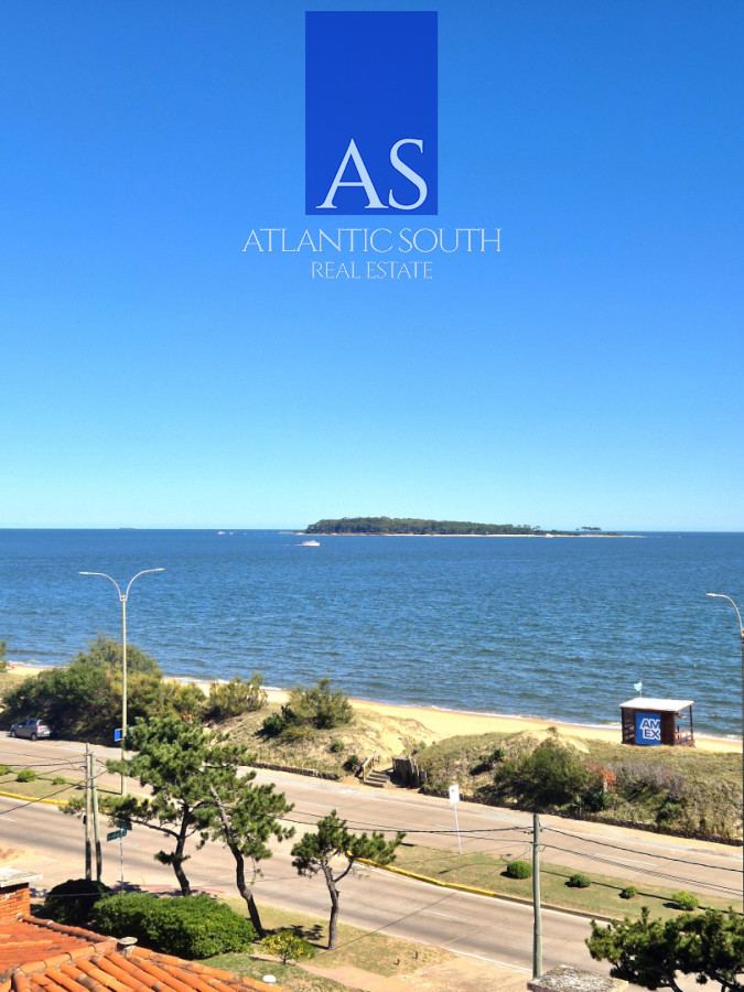 Apartamento ID.4562 - Oportunidad de 2 dormitorios con vista al mar y balcón Primera línea Playa Mansa 