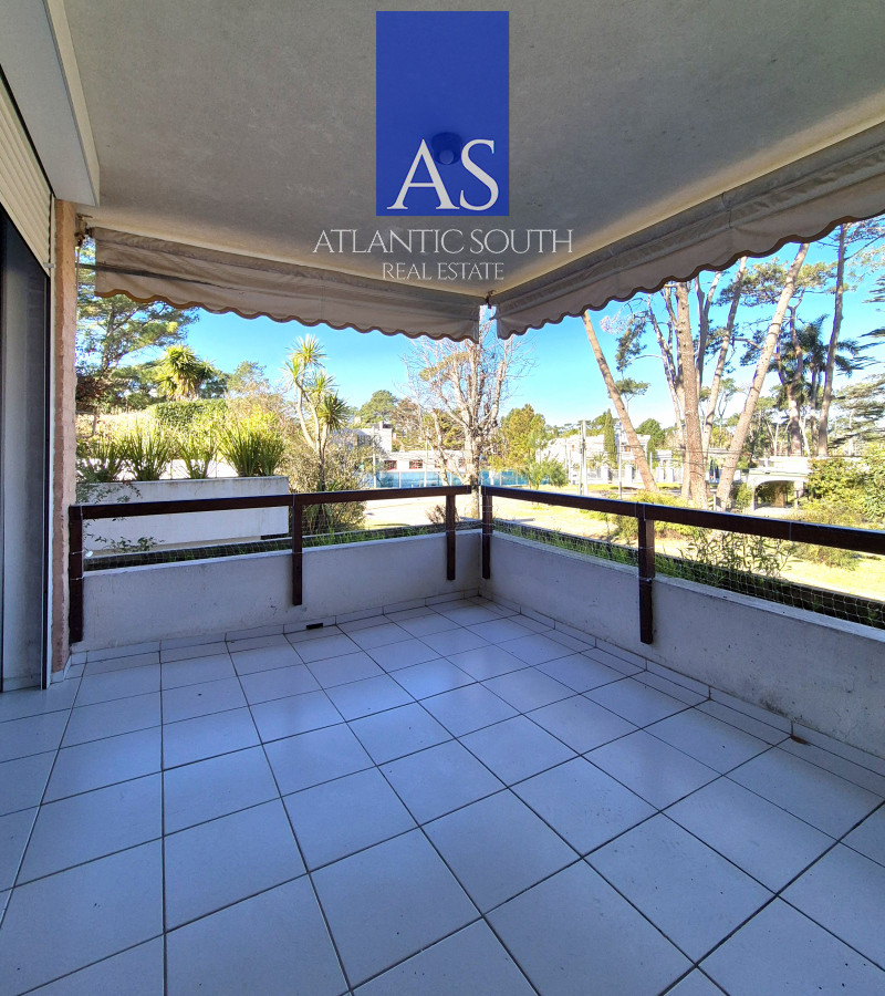 Apartamento ID.4324 - Apartamento reciclado de 3 dormitorios estufa a leña y parrillero propio próximo al mar Playa Mansa