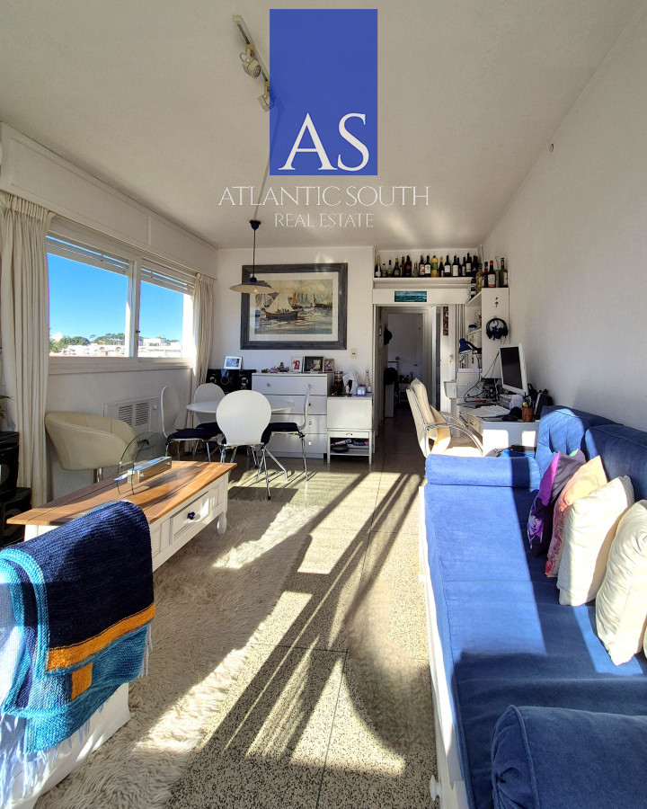 Apartamento ID.4201 - Apartamento 1 dormitorio en venta con vista al Mar edificio primera línea Playa Mansa Punta del Este