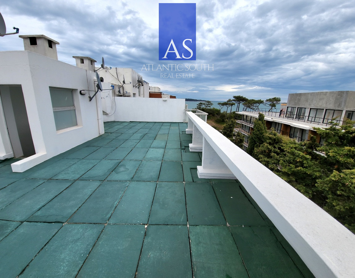 Apartamento ID.2502 - Oportunidad Penthouse 3 dormitorios con parrillero cochera Playa Mansa