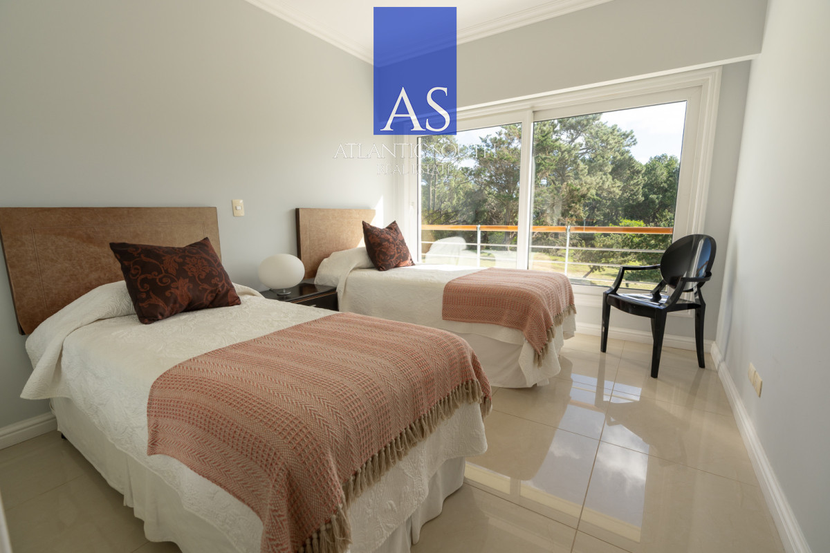 Apartamento ID.5184 - Apartamento de 2 dormitorios en complejo privado Playa Mansa 