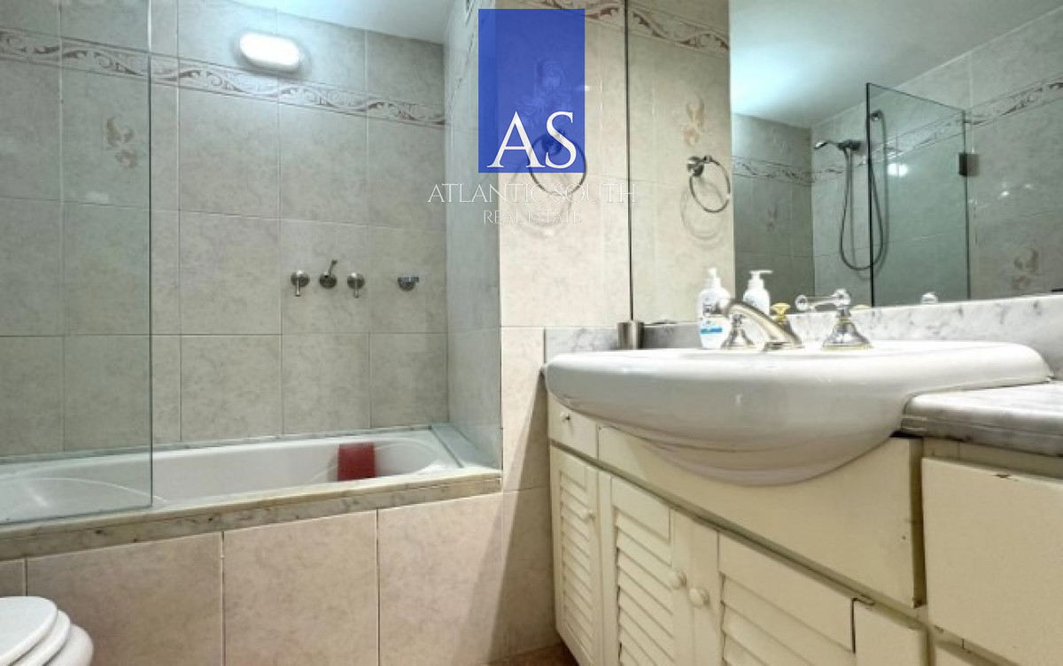 Apartamento ID.4525 - Apartamento 3 dormitorios piso alto frente al mar planta de categorí