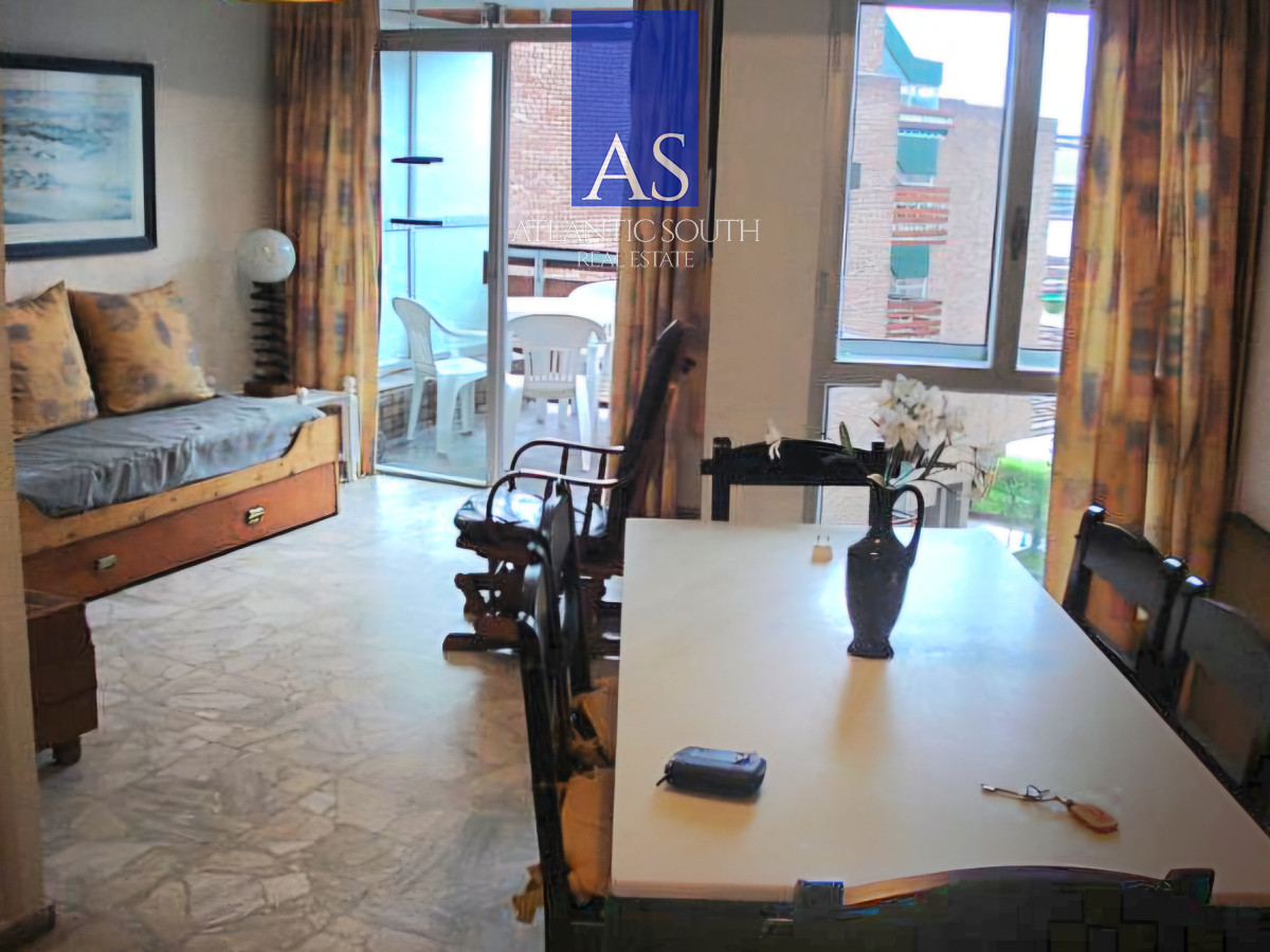 Apartamento ID.4381 - Apartamento frente al mar con vista 1 dormitorio semi reciclado terraza cochera primera linea Playa Mansa Punta del Este