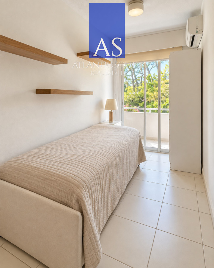 Apartamento ID.5136 - Apartamento 3 dormitorios con garage en Playa Mansa a 150 metros del mar