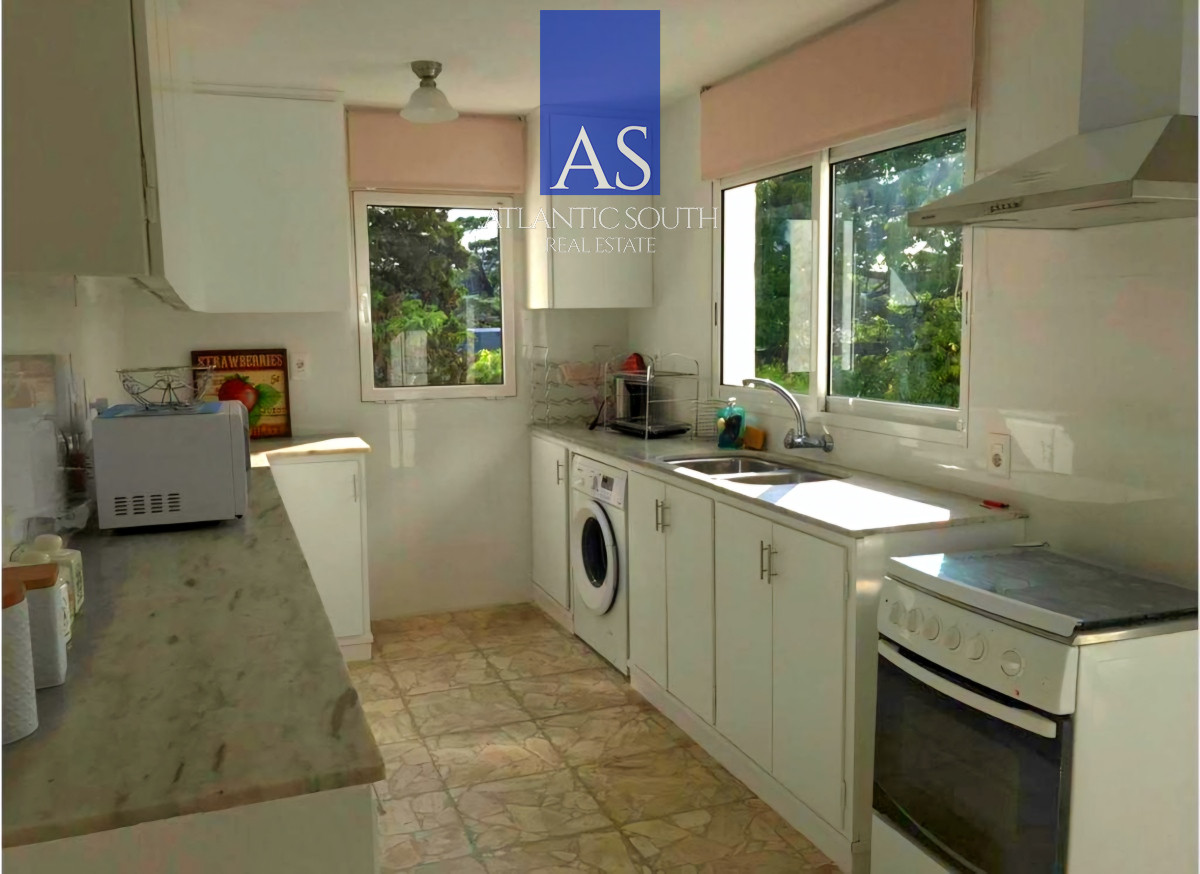 Apartamento ID.3649 - Apartamento 3 dormitorios con estufa a leña y parrillero primera linea Playa Mansa