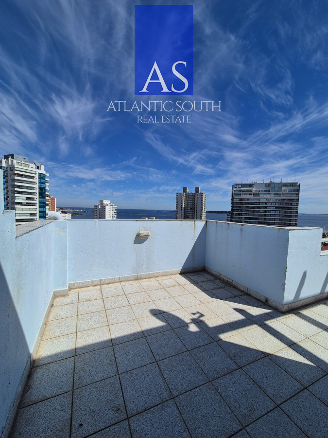 Apartamento ID.4422 - Penthouse 2 dormitorios con vista al mar garage Playa Mansa y Brava Punta del Este