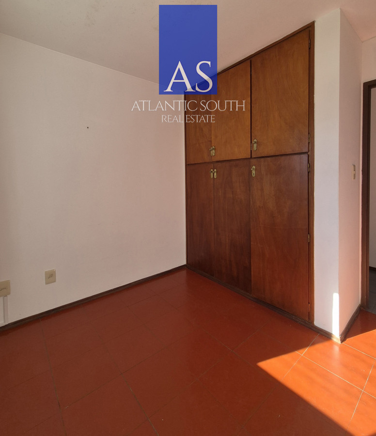 Apartamento ID.4331 - Apartamento de 3 dormitorios primera línea con vista al mar Playa Mansa Punta del Este