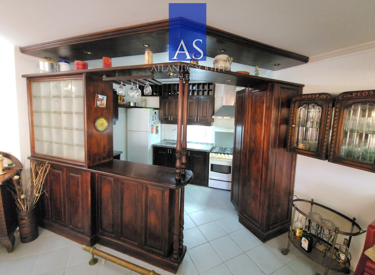 Apartamento ID.3505 - Apartamento 3 dormitorios primera linea frente al mar Playa Mansa Pinares con piscina y cochera