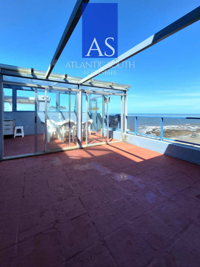 Apartamento ID.4565 - Oportunidad 3 dormitorios + servicio y gran terraza con parrillero propio en Playa Brava Punta del Este 