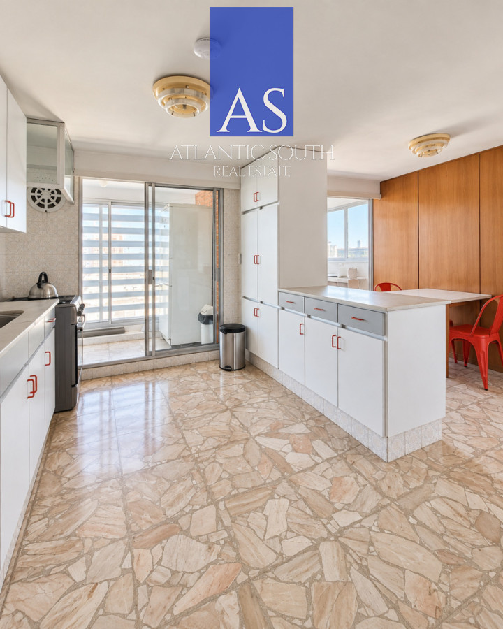 Apartamento ID.5124 - Planta de categoría 3 dormitorios+servicio frente al mar Playa Mansa Punta del Este