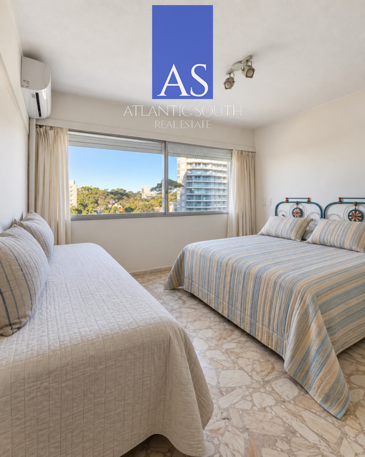 Apartamento ID.5124 - Planta de categoría 3 dormitorios+servicio frente al mar Playa Mansa Punta del Este
